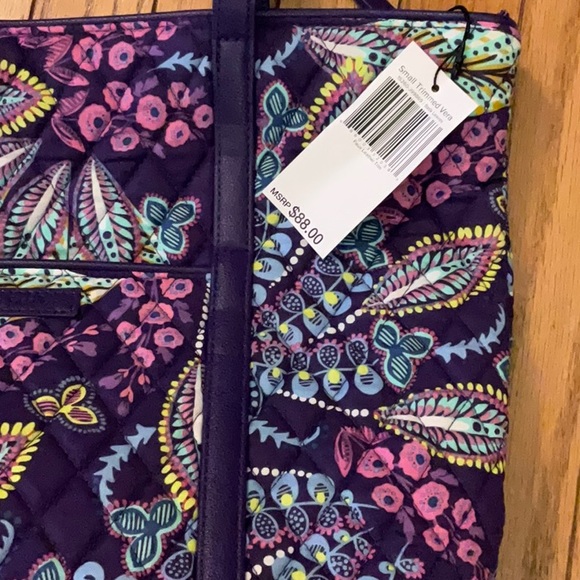 Small Trimmed Vera in Batik Leaves with matching Crossbody Wallet. - Picture 2 of 10